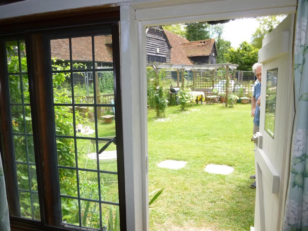 Church Hall Farm Bed And Breakfast Broxted Zimmer foto
