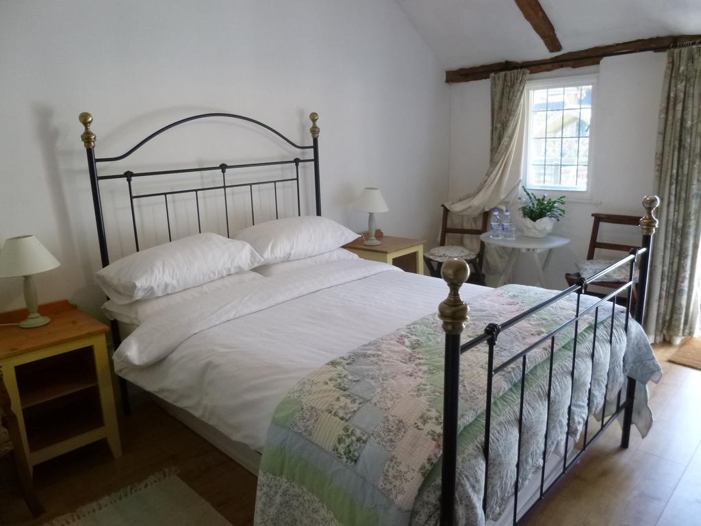 Church Hall Farm Bed And Breakfast Broxted Zimmer foto